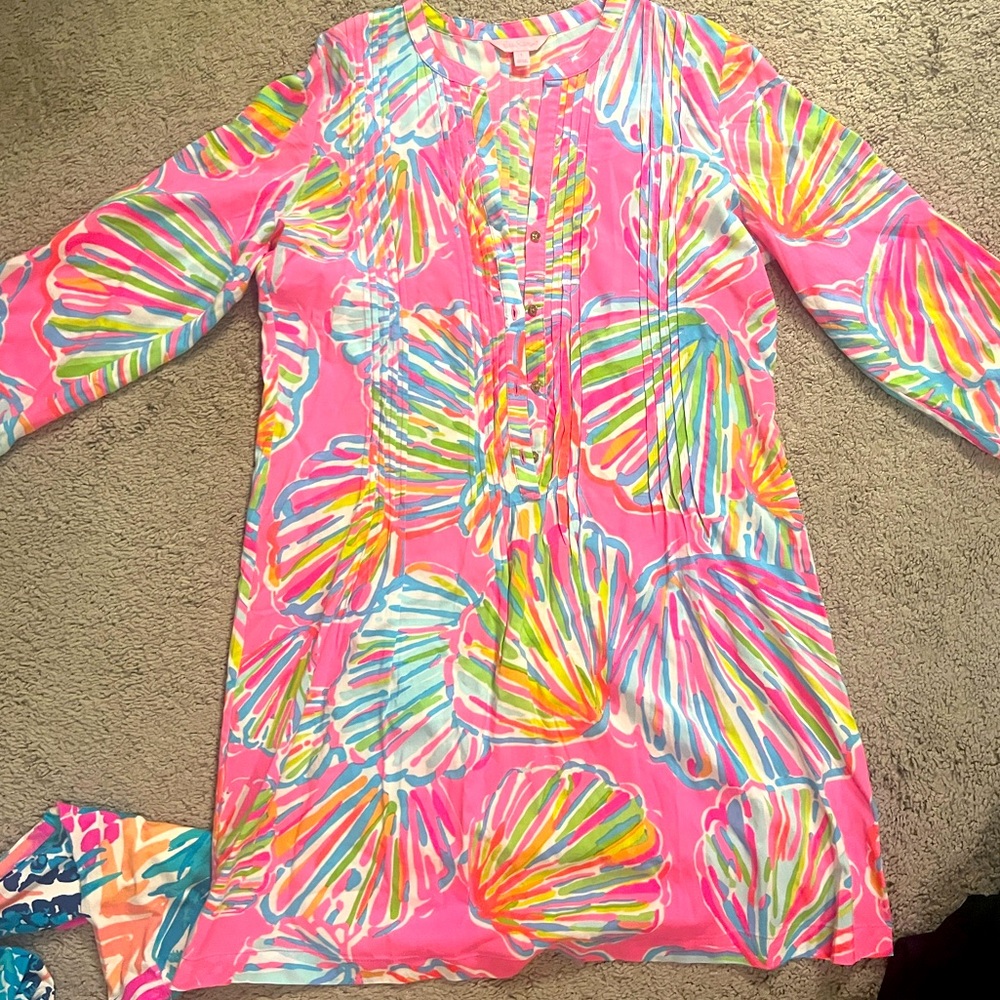 L tunic. Never worn